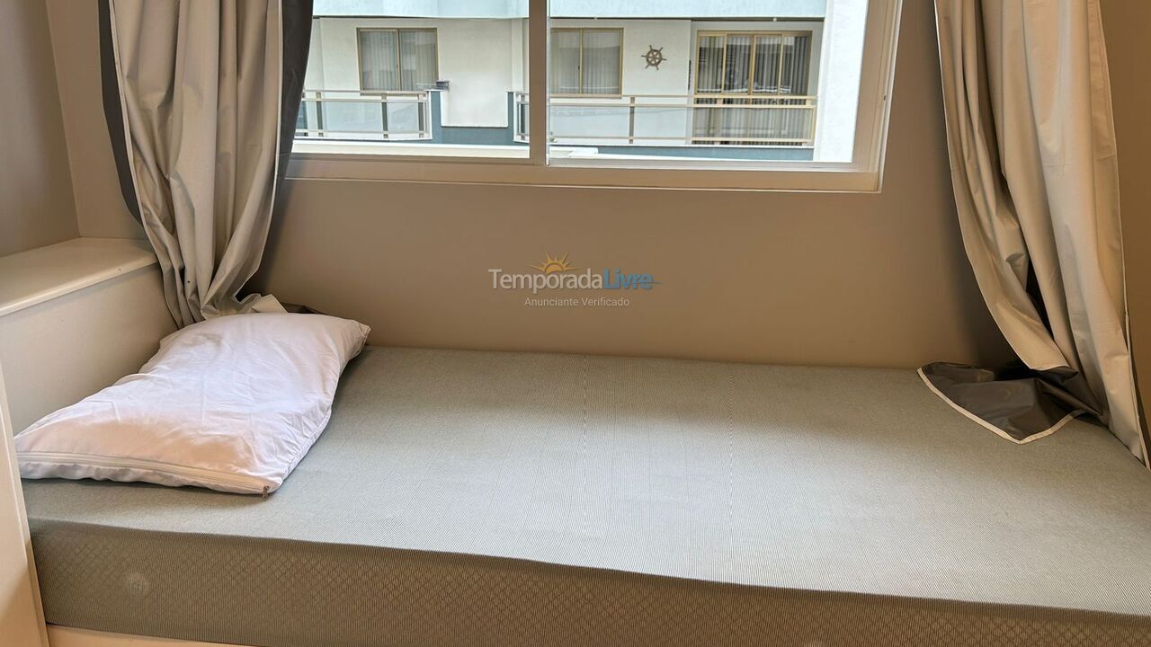 Apartamento para aluguel de temporada em Itapema (Meia Praia)