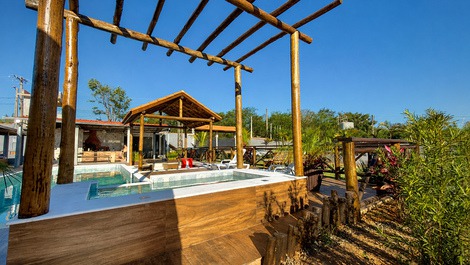 Country house in Boituva with heated pool, big screen TV and jacuzzi.