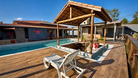 Country house in Boituva with heated pool, big screen TV and jacuzzi.