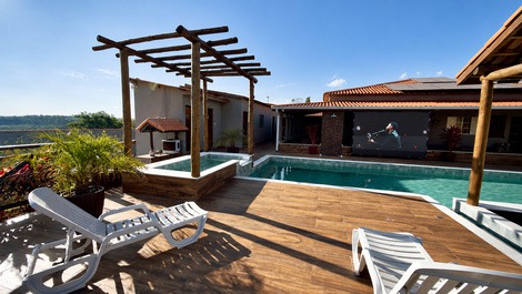 Country house in Boituva with heated pool, big screen TV and jacuzzi.