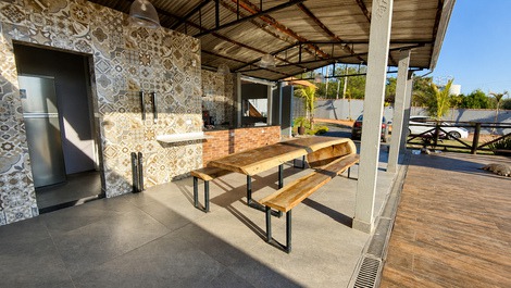 Country house in Boituva with heated pool, big screen TV and jacuzzi.