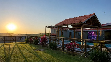 Country house in Boituva with heated pool, big screen TV and jacuzzi.