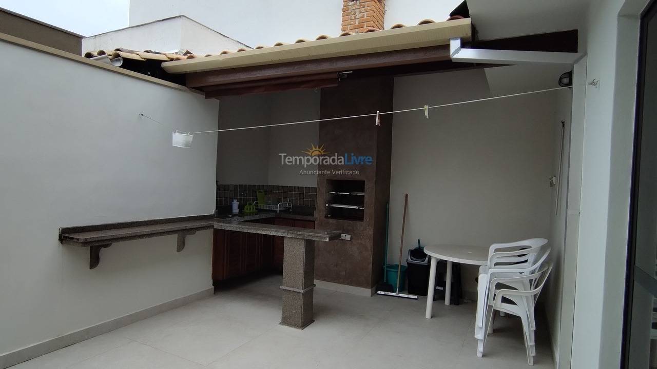 Apartamento para aluguel de temporada em Ubatuba (Praia Grande)