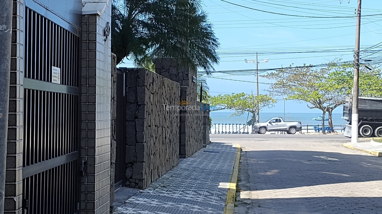 Apartamento para aluguel de temporada em Ubatuba (Praia Grande)