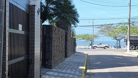 Vista de frente ao prédio