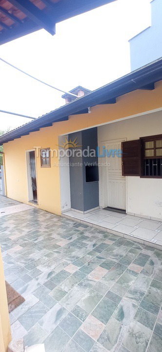 House for vacation rental in Itapoá (Barra do Saí)