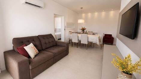 Apartamento Amplo com 2 suítes na Praia de Mariscal cod. 044