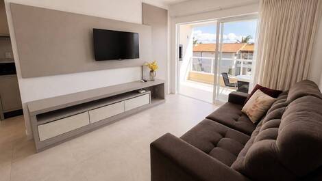 Apartamento Amplo com 2 suítes na Praia de Mariscal cod. 044
