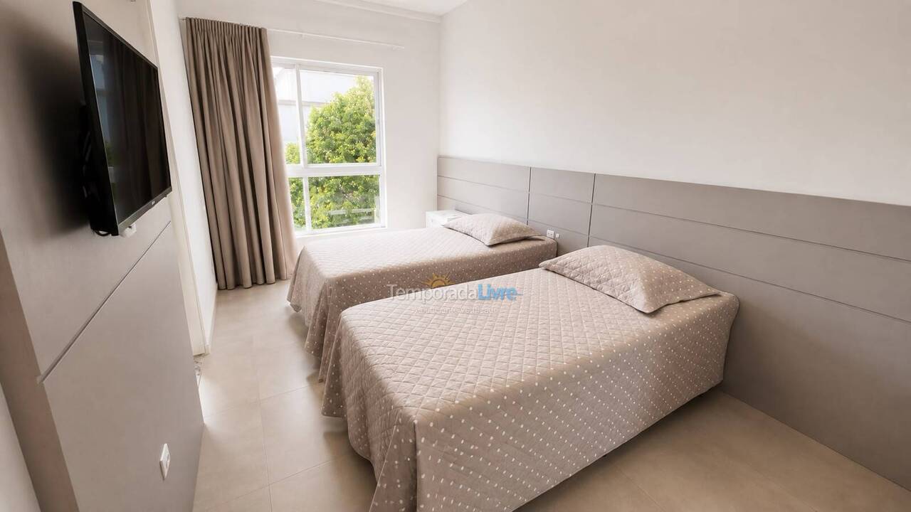 Apartamento para aluguel de temporada em Bombinhas (Canto Grande)