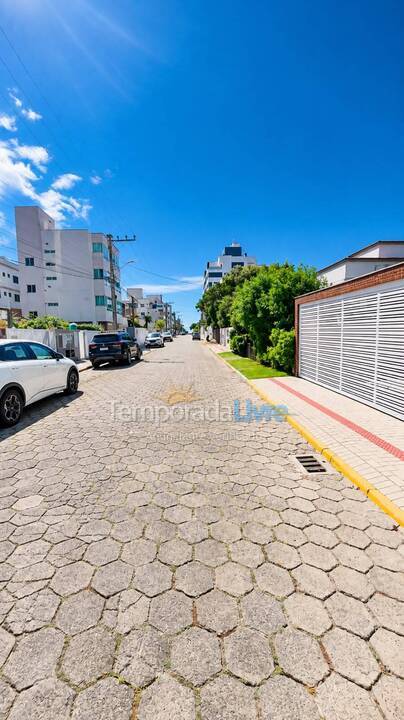 Apartamento para aluguel de temporada em Bombinhas (Canto Grande)