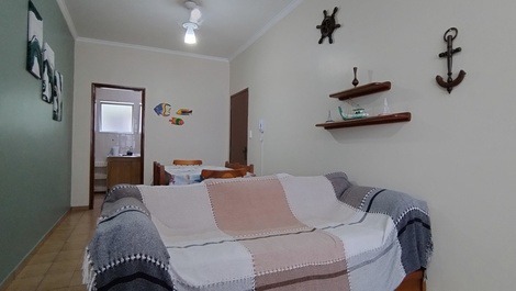 Apartamento en Praia Grande, Ubatuba, 2 dormitorios (1 suite), a 150 m de la playa.