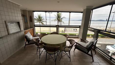 FOUR SUITES FACING THE SEA - FULLY EQUIPPED