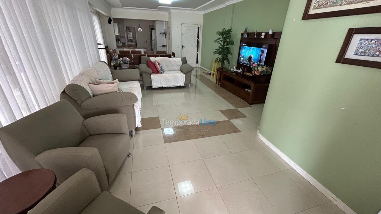 Apartment for vacation rental in Itapema (Centro)