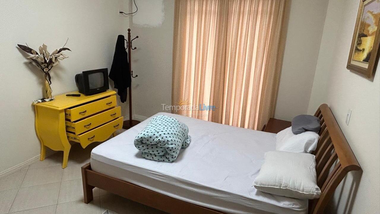 Apartment for vacation rental in Itapema (Centro)
