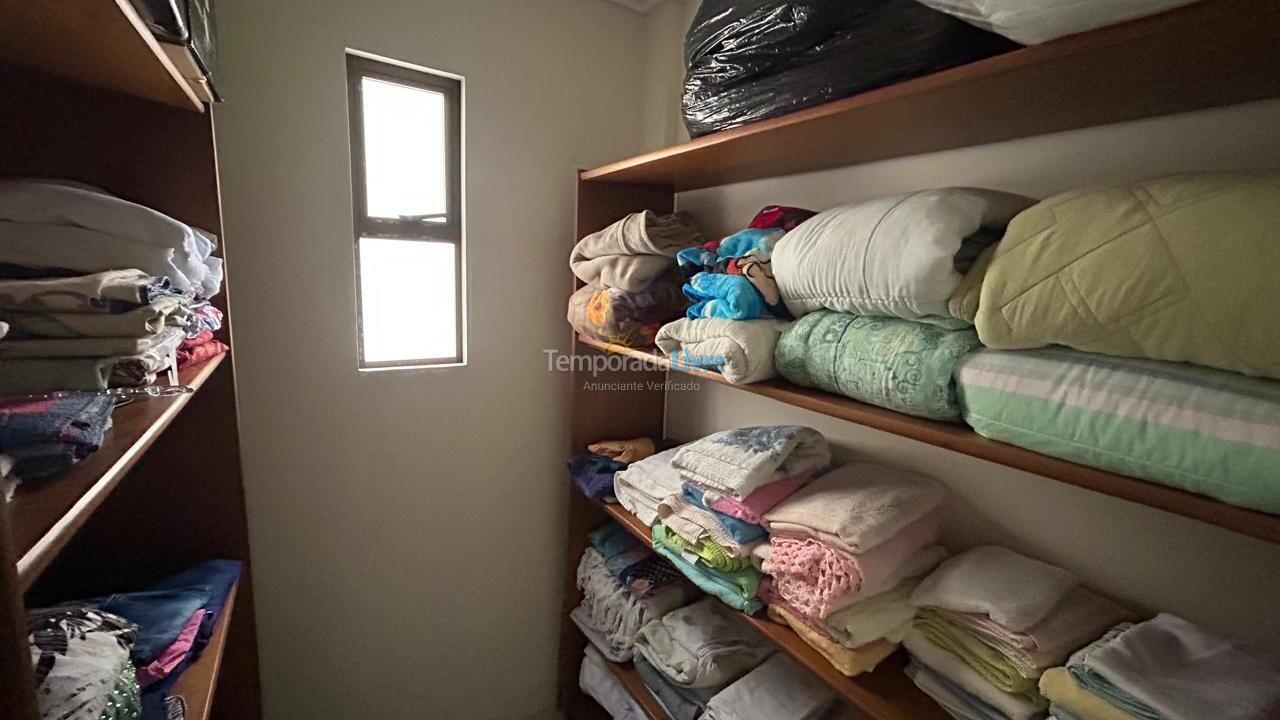 Apartment for vacation rental in Itapema (Centro)
