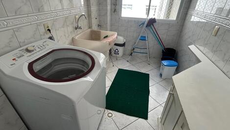 Excelente apartamento de 3 habitaciones en un edificio frente a la playa.