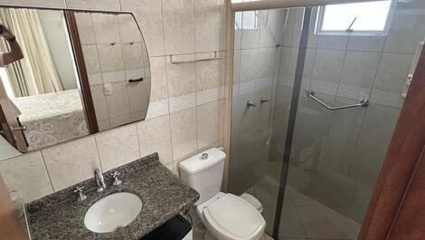 Excelente apartamento de 3 habitaciones en un edificio frente a la playa.
