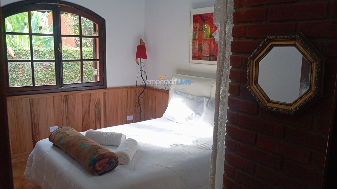 Casa para aluguel de temporada em Ubatuba (Praia de Itamambuca)