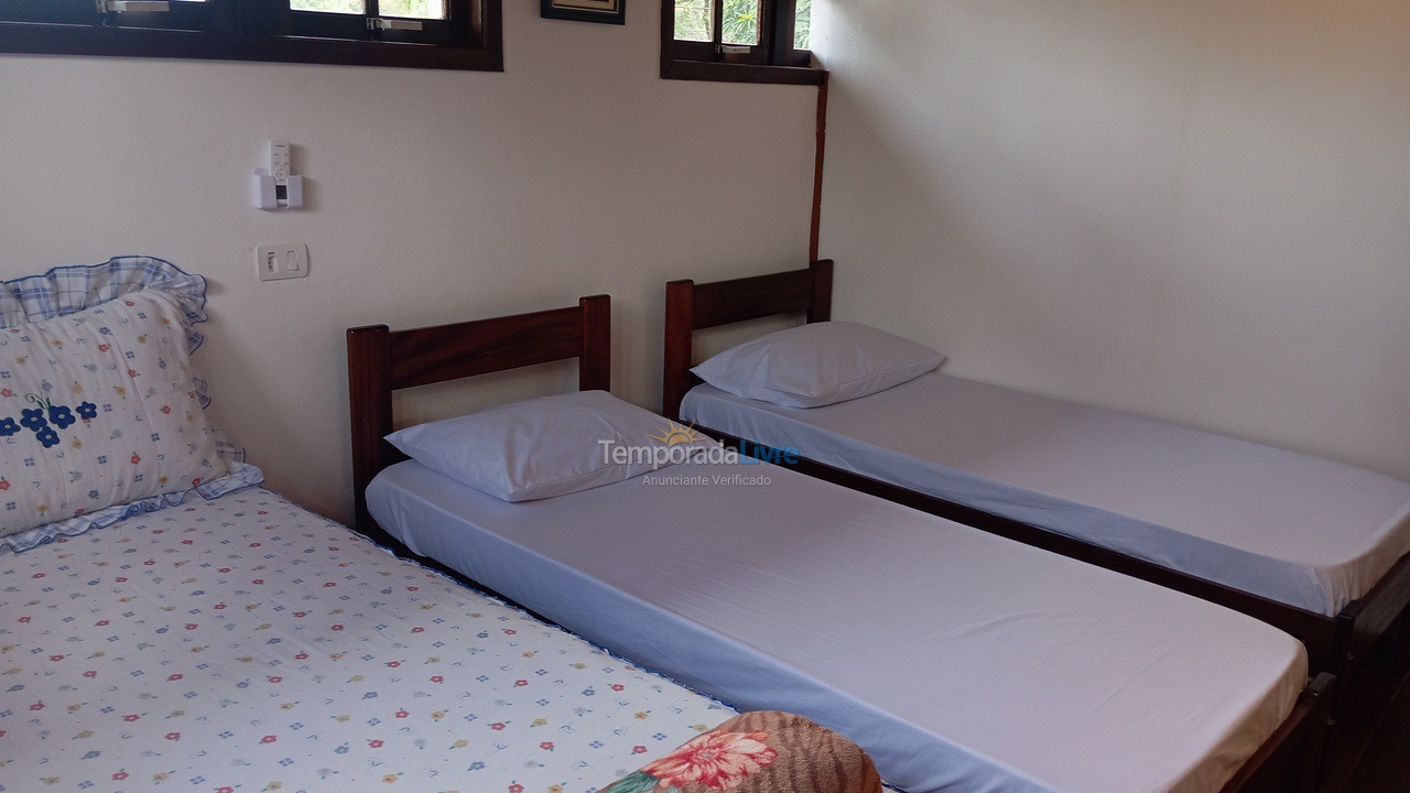 Casa para aluguel de temporada em Ubatuba (Praia de Itamambuca)