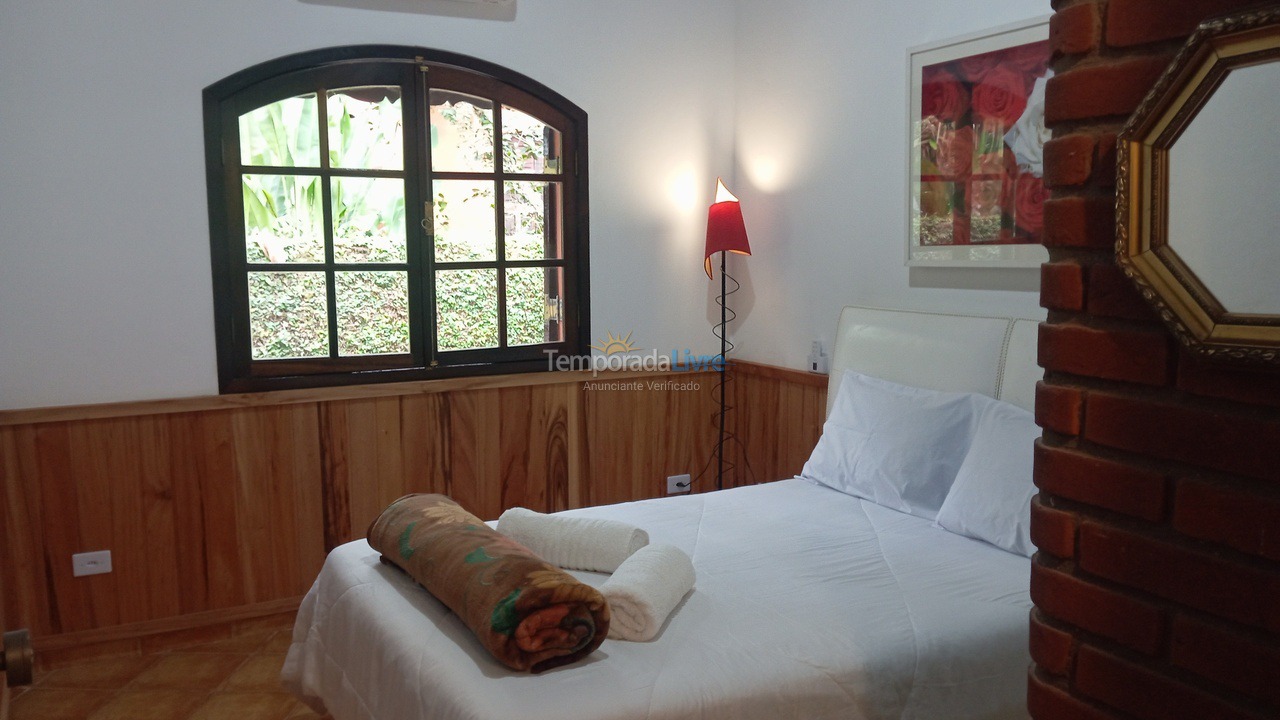 Casa para aluguel de temporada em Ubatuba (Praia de Itamambuca)