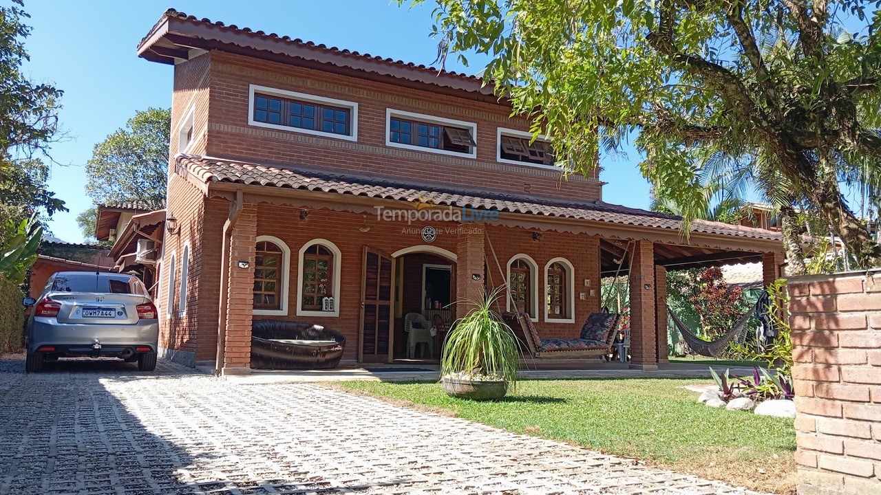Casa para aluguel de temporada em Ubatuba (Praia de Itamambuca)