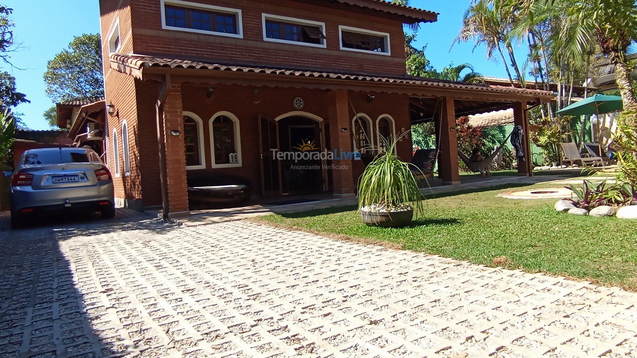Casa para aluguel de temporada em Ubatuba (Praia de Itamambuca)