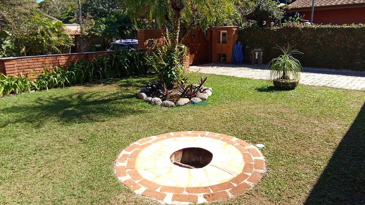 Casa para aluguel de temporada em Ubatuba (Praia de Itamambuca)