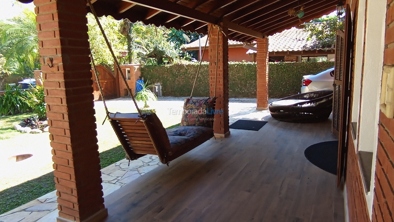 Casa para aluguel de temporada em Ubatuba (Praia de Itamambuca)