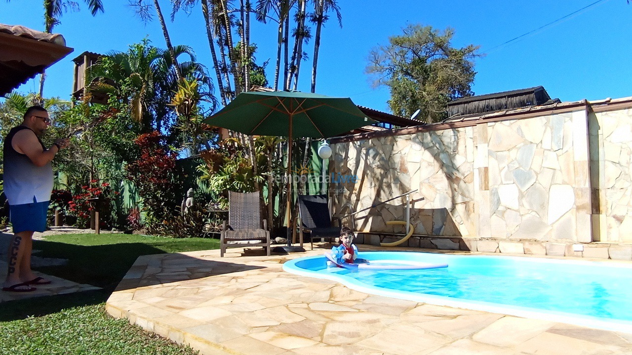 Casa para aluguel de temporada em Ubatuba (Praia de Itamambuca)