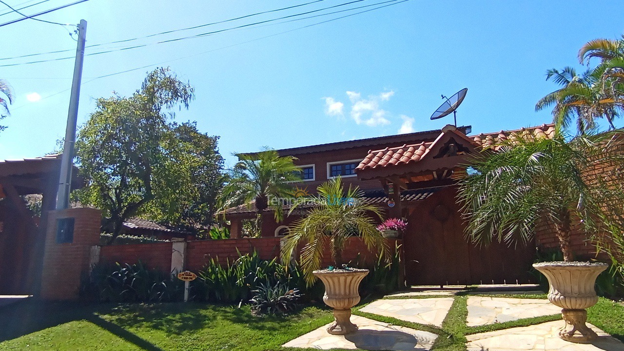 Casa para aluguel de temporada em Ubatuba (Praia de Itamambuca)