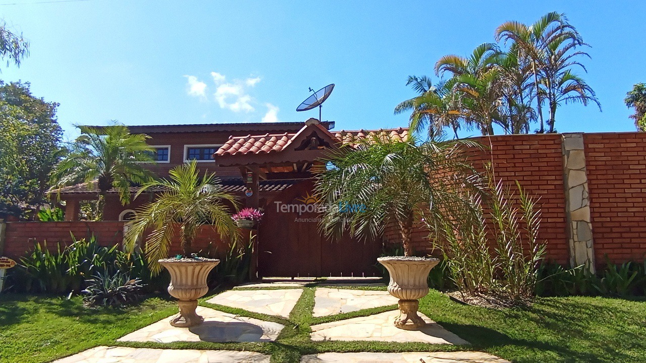 Casa para aluguel de temporada em Ubatuba (Praia de Itamambuca)