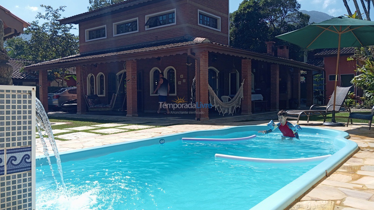Casa para aluguel de temporada em Ubatuba (Praia de Itamambuca)