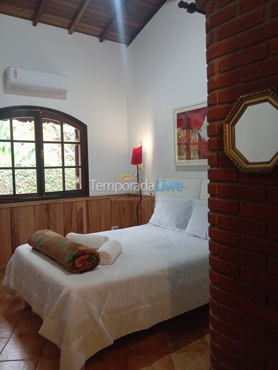 Casa para aluguel de temporada em Ubatuba (Praia de Itamambuca)