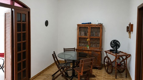 Linda casa a 50 metros da praia - Pé na Areaia - Bairro Nobre - PG