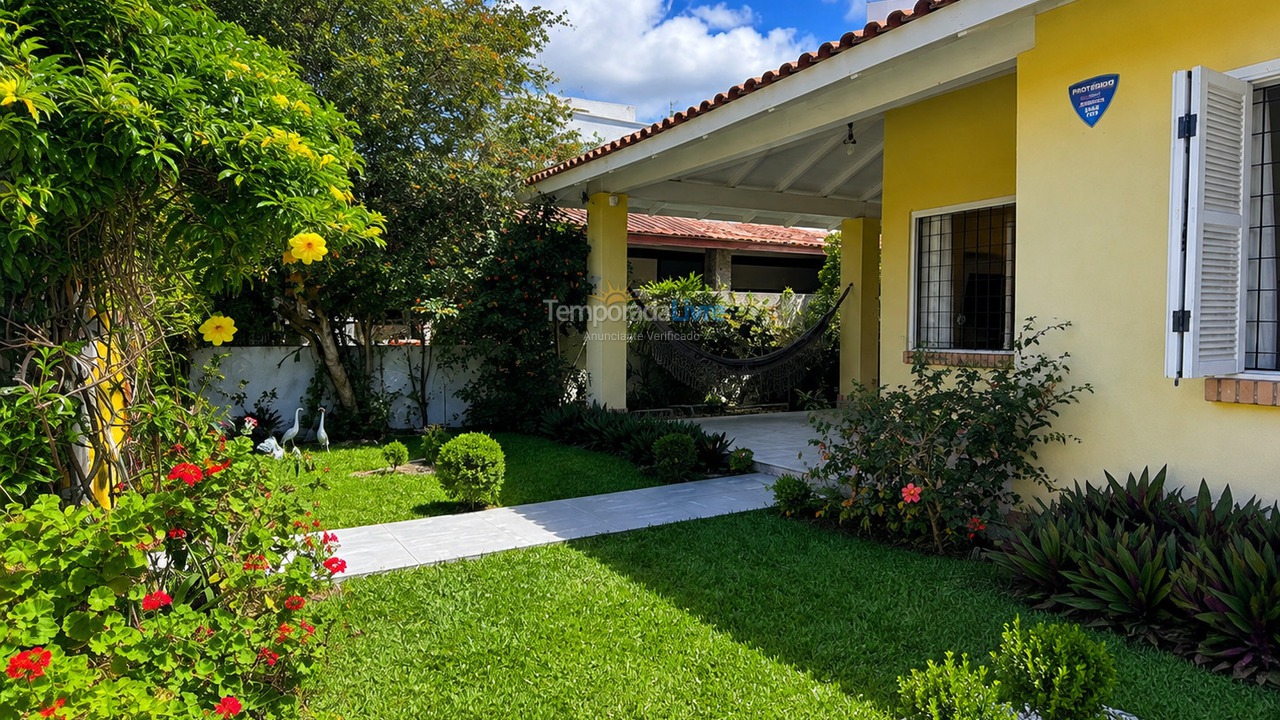 Casa para aluguel de temporada em Florianopolis (Canasvieiras)