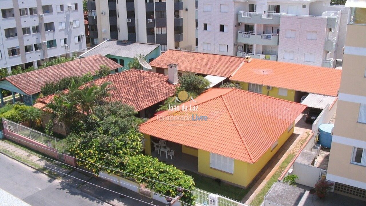 Casa para aluguel de temporada em Florianopolis (Canasvieiras)