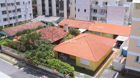 🏡 Casa Espaçosa com 4 Dorm em Canasvieiras – Próxima ao Mar 🌊
