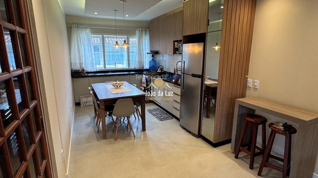 Casa para aluguel de temporada em Florianopolis (Canasvieiras)