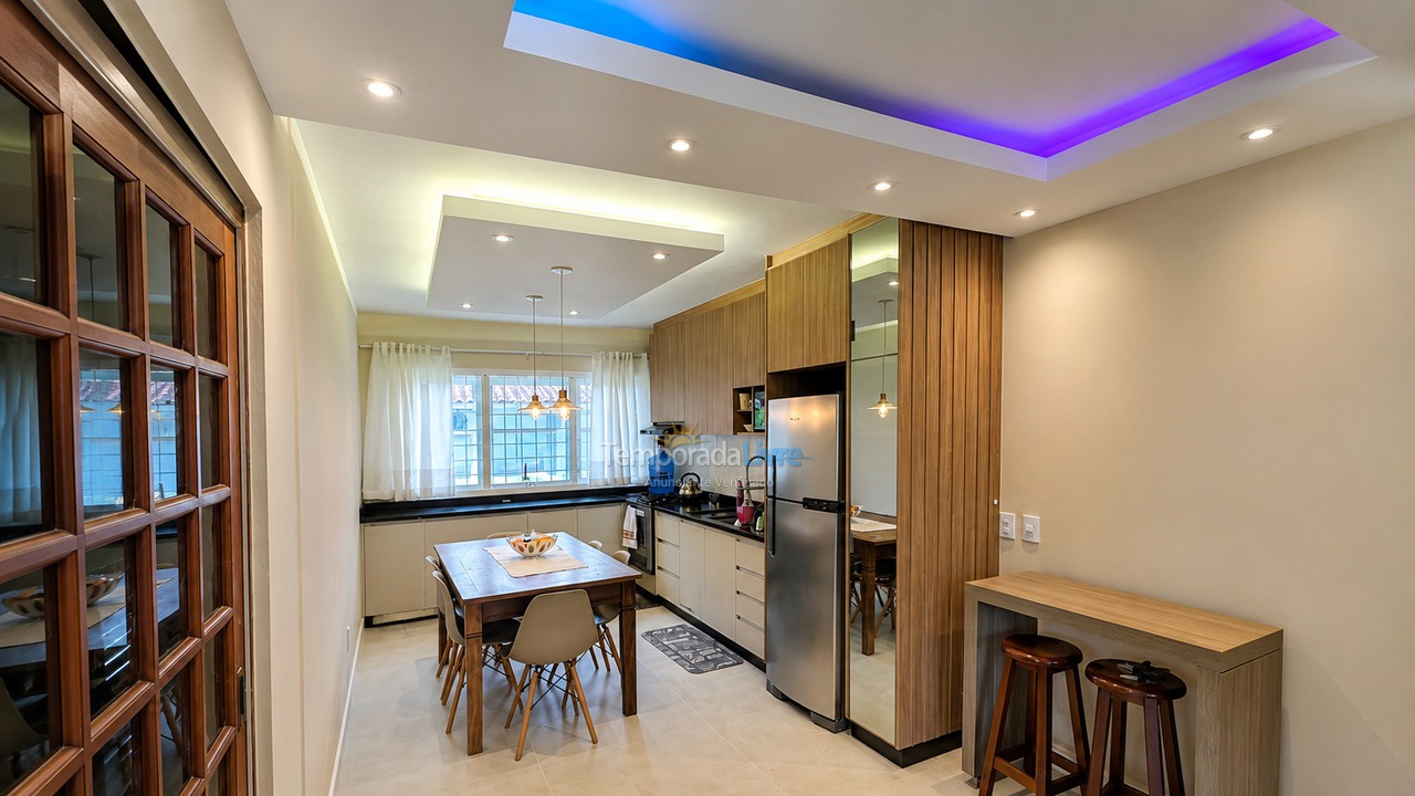 Casa para aluguel de temporada em Florianopolis (Canasvieiras)