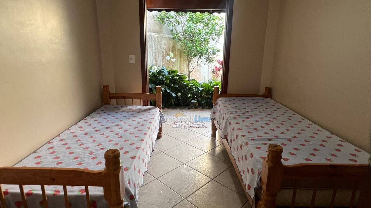 House for vacation rental in Caraguatatuba (Martim de Sá)