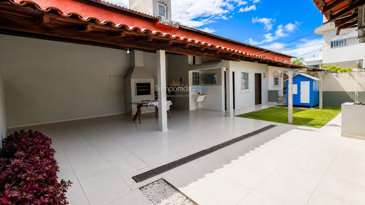 Casa para aluguel de temporada em Florianopolis (Canasvieiras)
