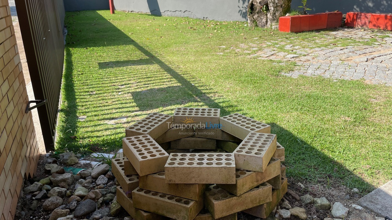 Casa para aluguel de temporada em São Francisco do Sul (Enseada)