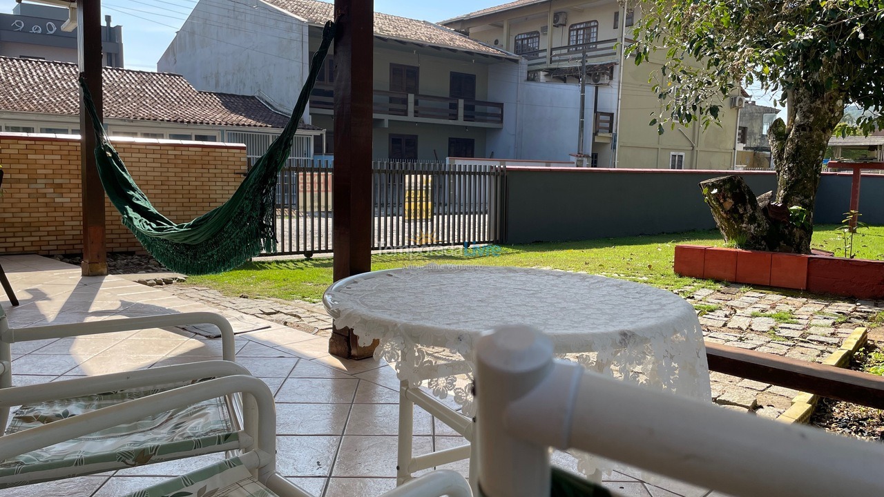 Casa para aluguel de temporada em São Francisco do Sul (Enseada)