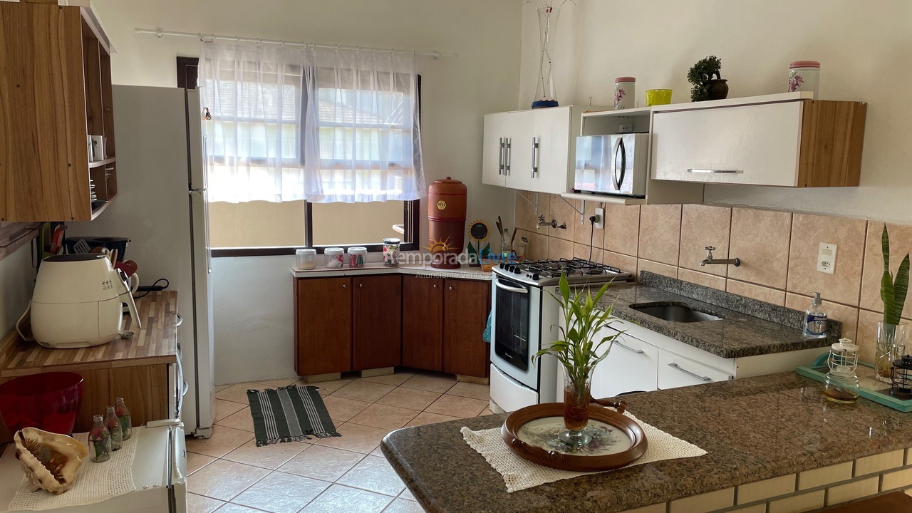 Casa para aluguel de temporada em São Francisco do Sul (Enseada)