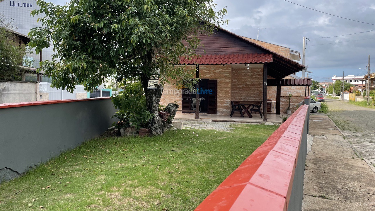 Casa para aluguel de temporada em São Francisco do Sul (Enseada)