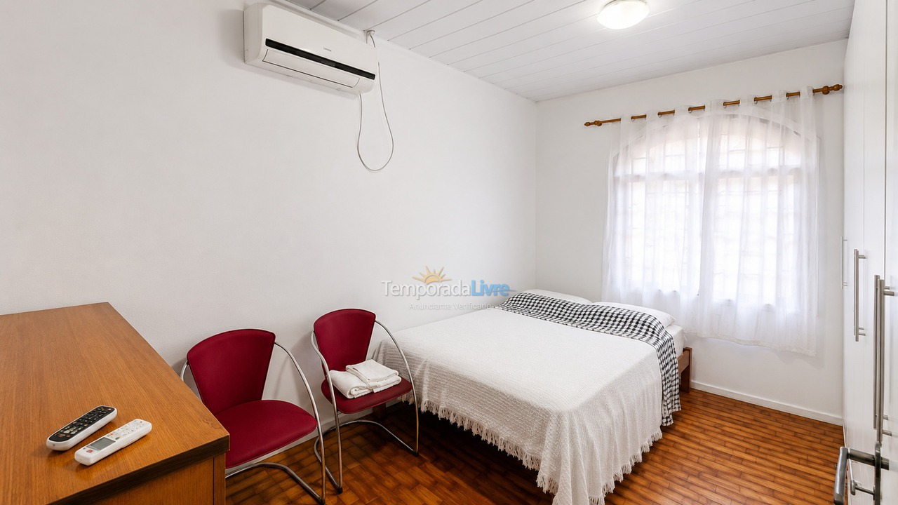 Casa para aluguel de temporada em Florianopolis (Canasvieiras)