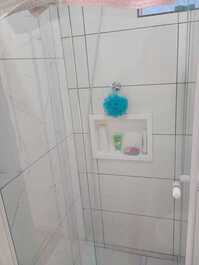 Banheiro com ducha eletrica