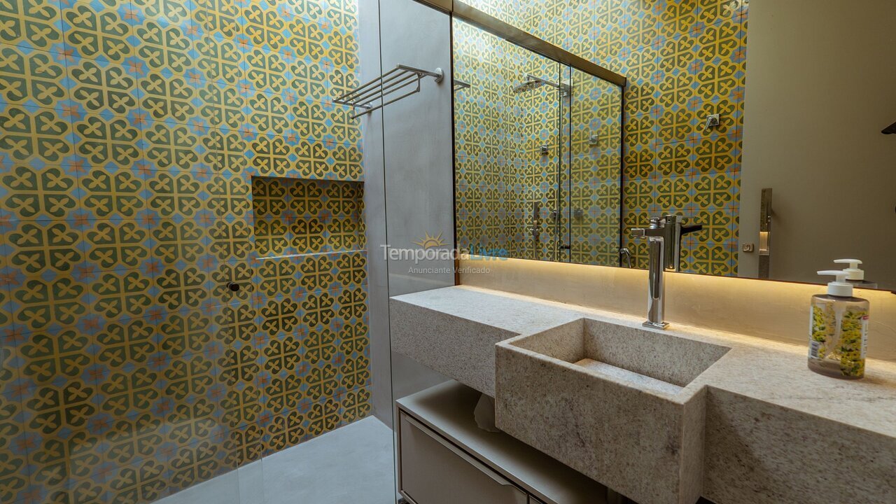 Casa para aluguel de temporada em Barra de São Miguel (Centro)