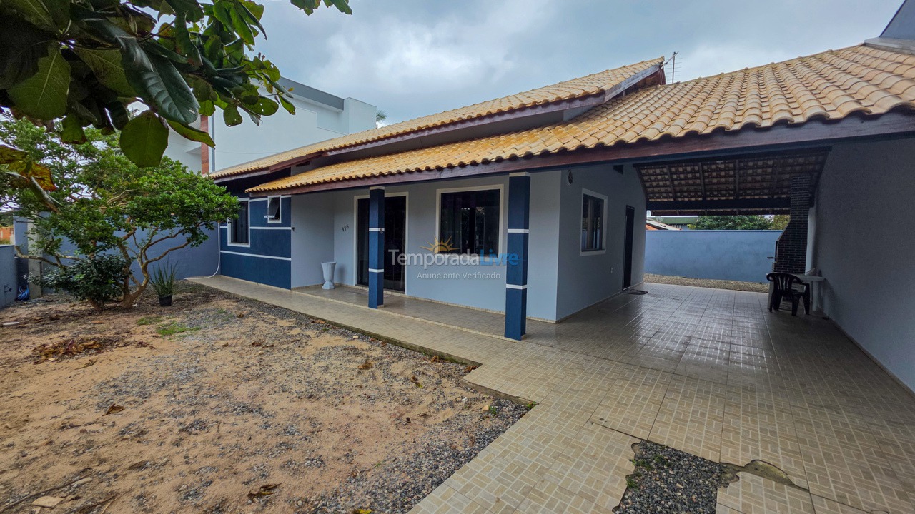 Casa para aluguel de temporada em São Francisco do Sul (Praia Grande)
