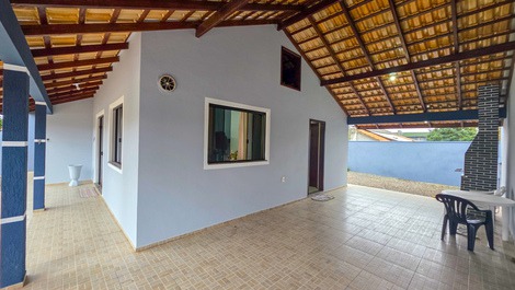 Casa Praia Grande - 12 a 14 pessoas - 4 quartos - 500m do mar